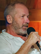 Náhledový obrázek k článku Headliner půda o psaní hitů: „Třikrát jsem bodl nožem do zpěvníku,“ vzpomíná Koller