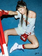 Náhledový obrázek k článku RECENZE: Slovenská Sara Rikas ovládla české hitparády. I díky ukazování slabin