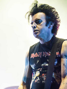 Náhledový obrázek k článku Zrazený baskytarista Simon Gallup opustil The Cure. Znamená to konec kapely?