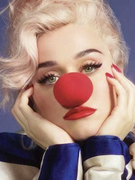 Náhledový obrázek k článku RECENZE: Vrchol už Katy Perry nepokoří, alespoň však baví