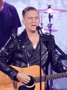 Náhledový obrázek k článku NAŽIVO: Žádné ufňukané koťátko. Bryan Adams hrál jako řízný rocker