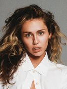 Náhledový obrázek k článku „Byla jsem bláznivá.“ Miley Cyrus se v novém singlu ohlíží a bilancuje