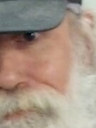 Náhledový obrázek k článku Jim Morrison žije a pracuje jako údržbář, tvrdí nový dokument od Applu