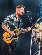 Náhledový obrázek k článku Majestátní Royal Blood a démon RedZed kralovali zaplněnému Rock for People