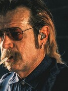 Náhledový obrázek k článku „Největší ukázka lásky,” vzpomíná zpěvák, jak v Bataclanu lidi skákali do cesty kulkám