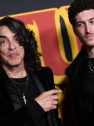 Náhledový obrázek k článku Rodí se Kiss junior? Evan Stanley a Nick Simmons spolu tvoří novou hudbu