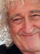 Náhledový obrázek k článku Místo nadšení rozpaky. Legendární Brian May na koncertě Bensona Boona překvapil