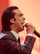 Náhledový obrázek k článku NAŽIVO: Nick Cave nechal fanouškům nahlédnout do duše. Z O2 areny učinil svůj svět