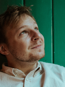 Náhledový obrázek k článku RECENZE: Tápající Thom Artway se stále hledá