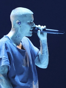 Náhledový obrázek k článku GLOSA: Vášně kolem Justina Biebera. Nechal si zaplatit miliony a pak pouštěl písničky z Youtube