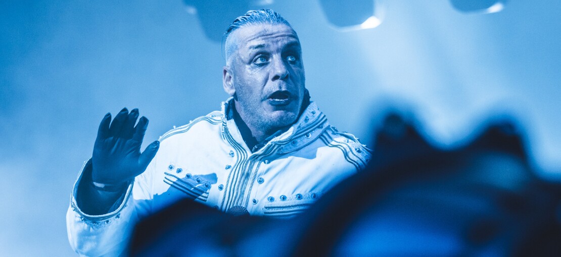 Obrázek k článku Zpěváka Rammstein obvinily další zneužité ženy z „řady nula“