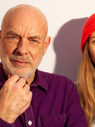 Náhledový obrázek k článku RECENZE: Pouze Brian Eno a Beatie Wolfe dokážou zhudebnit temnou hmotu