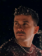 Náhledový obrázek k článku GLOSA: Slza dokázala nemožné. Vydala adventní píseň, kterou může hrát celý rok