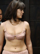 Náhledový obrázek k článku VLČKOVIZE: Komunisti  v maskáčích i Kaťáci. Bizarní  kouzlo plesů odnesl čas