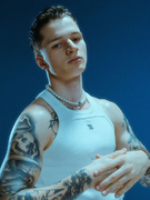 Náhledový obrázek k článku RECENZE: Hitparádový bigbít rappera Greye256 pokračuje. Sázka na kytary vychází