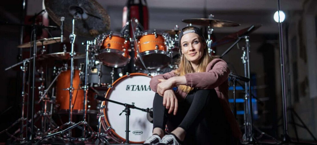 Obrázek k článku Bubenice, které leží svět u nohou. Anika Nilles teď udává rytmus kultovním Rush