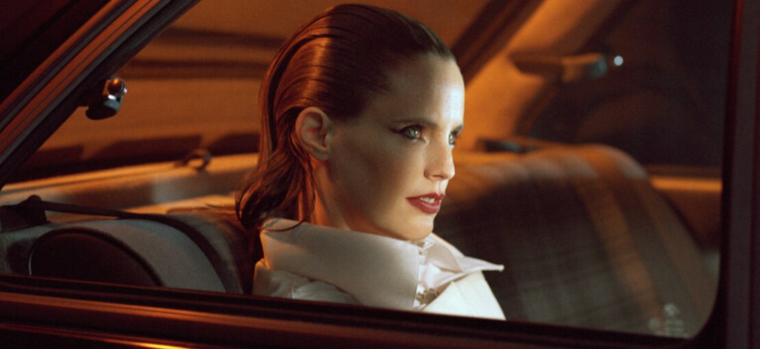 Obrázek k článku RECENZE: Mateřství i šum temné hmoty. Návrat Anny Calvi je pozoruhodný