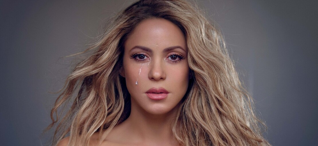 Obrázek k článku RECENZE: Shakira ždíme rozchod. Chemická produkce ale dusí emoce a její živelnost