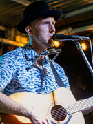 Náhledový obrázek k článku Strhující Sépie z hor a svérázný Vojta Urbánek nadchli Headliner Ponton