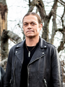 Náhledový obrázek k článku Zpěvák 3 Doors Down podlehl rakovině ledvin. Bradu Arnoldovi bylo 47 let