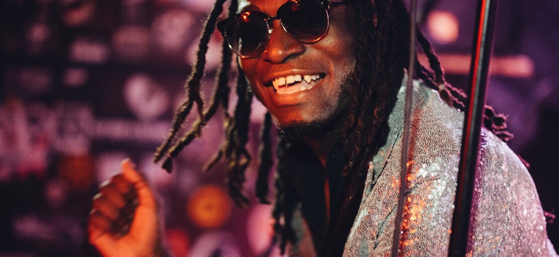 Obrázek k článku Junior Dell se vrací. Záznam z Prahy nadchnul i na BBC