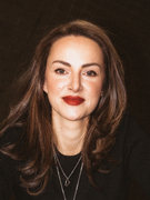 Náhledový obrázek k článku Hana Strakatá Makovcová:  Od focení dýdžejů do Sony Music. Aneb být součástí backstage