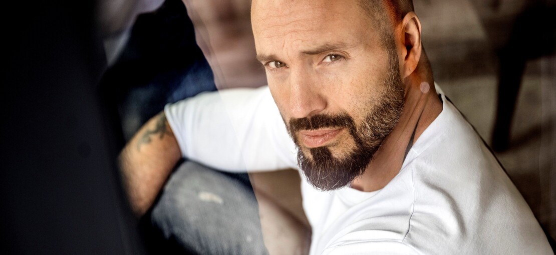 Obrázek k článku GLOSA: Noid, ten tvrdej chleba má. Testosteronem napumpovaná Vteřina oslovuje řidiče