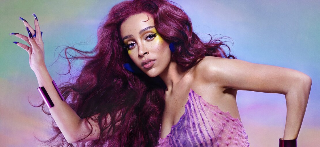 Obrázek k článku HOBITÍN: Herní společnost podstrčila Doja Cat vibrátor. Zpěvačka zuří