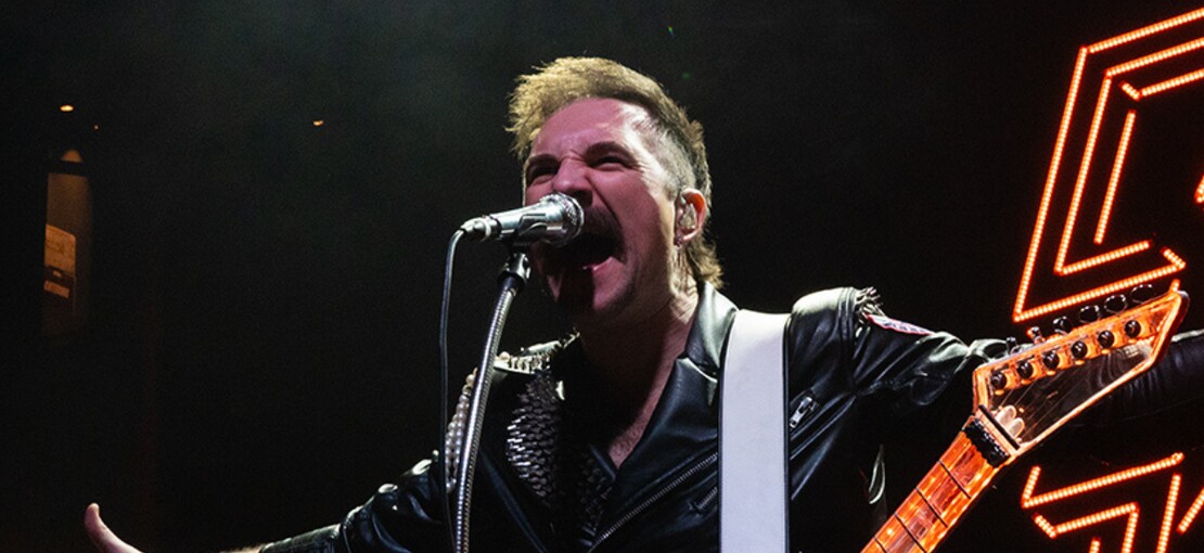 Obrázek k článku NAŽIVO: Neúnavní Royal Republic rozjeli v Praze královskou party