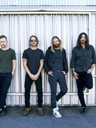 Náhledový obrázek k článku Foo Fighters se v novém singlu stále vyrovnávají se smrtí Taylora Hawkinse