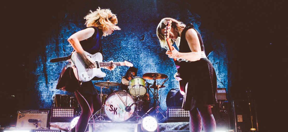 Obrázek k článku RECENZE: Emocionální horská dráha Sleater-Kinney. Vrací se ke kytarové podstatě