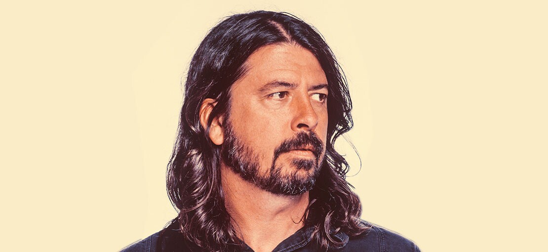 Obrázek k článku Glosa: Dave Grohl vypráví svůj příběh jako Forrest Gump rockové historie