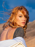 Náhledový obrázek k článku GLOSA: Emma Drobná řádí ve vlnách. Objevila strhující lehkost