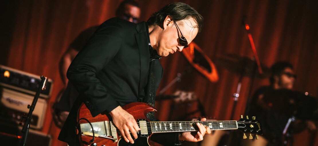 Obrázek k článku RECENZE: Čaroděj Joe Bonamassa dál drží laťku bluesrocku v solidní výšce