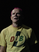 Náhledový obrázek k článku GLOSA: Šťastný jako blecha. Flea z Redhotů ohromuje svobodnou hudební jízdou