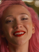 Náhledový obrázek k článku GLOSA: Silný hlas, slabý text. Nový ploužák Terezy Maškové zní tuctově