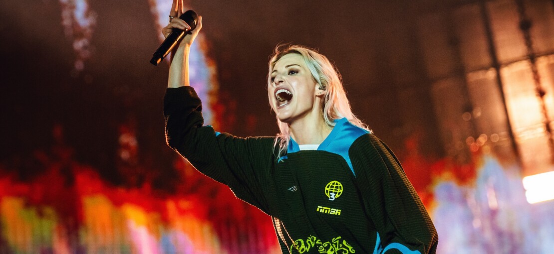 Obrázek k článku Linkin Park si comeback užívají. Na polském Open'eru stříhal ušima i Pikachu