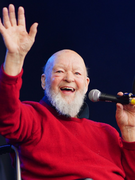 Náhledový obrázek k článku GLASTONBURY #1: Sir Michael Eavis (88) zahájil nejslavnější festival světa dojákem