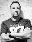 Náhledový obrázek k článku Legendární hity Joy Division a New Order přiveze do Česka Peter Hook