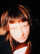 Náhledový obrázek k článku RECENZE: Zdefinuje i vás. Mňaulau natočila zásadní album dnešní doby