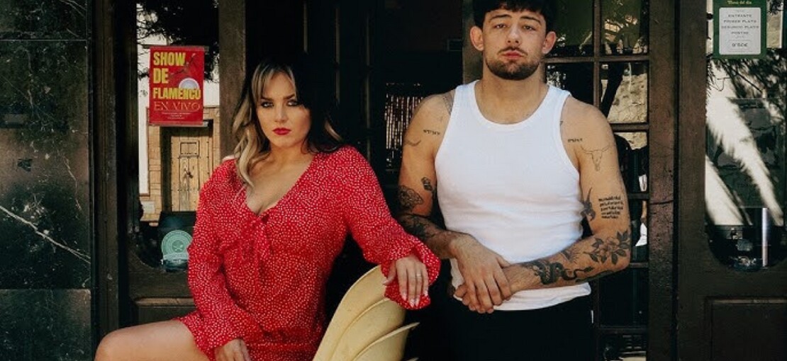 Obrázek k článku GLOSA: „Kluci se mě vždycky báli.“ Ewa Farna překvapila osobním klipem s Calinem