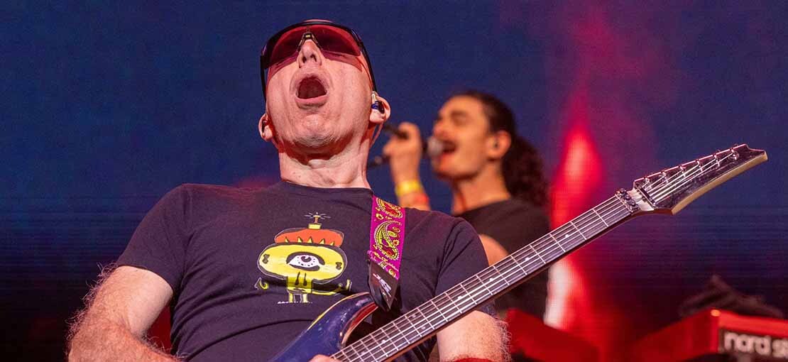 Obrázek k článku Joe Satriani: Existuje jen asi sedmnáct stupnic, které můžete hrát před lidmi
