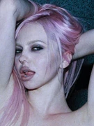 Náhledový obrázek k článku GLOSA: Rozhoďnožka z KGB. Slovenka Adéla opět dráždí Ameriku