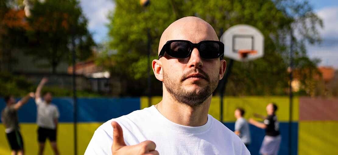 Obrázek k článku RECENZE: Michajlov točí furt to stejný. Dominuje tak brněnskému rapu