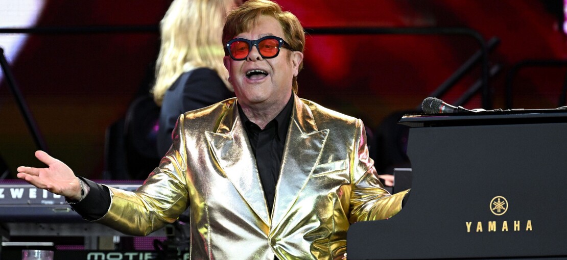 Obrázek k článku GLOSA: Životní koncert Eltona Johna. Rocket Man odnesl Glastonbury do vesmíru