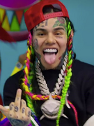 Náhledový obrázek k článku Seznamte se: 6IX9INE, profesionální bulvární titulek