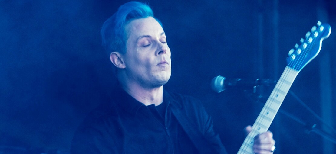 Obrázek k článku Génius s modrou kytarou Jack White napsal rockovou hymnu tisíciletí