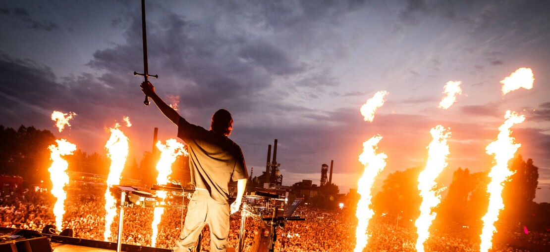 Obrázek k článku Stávka dýdžejů. Hvězdy Beats for Love uvízly v Paříži, festival komplikace vyřešil