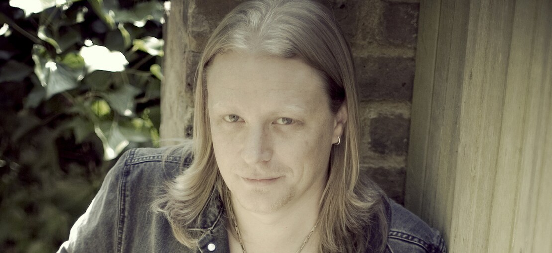 Obrázek k článku Bluesový machr Matt Schofield: Stupnice vám hudbu nedají. Musí vám projít ušima.